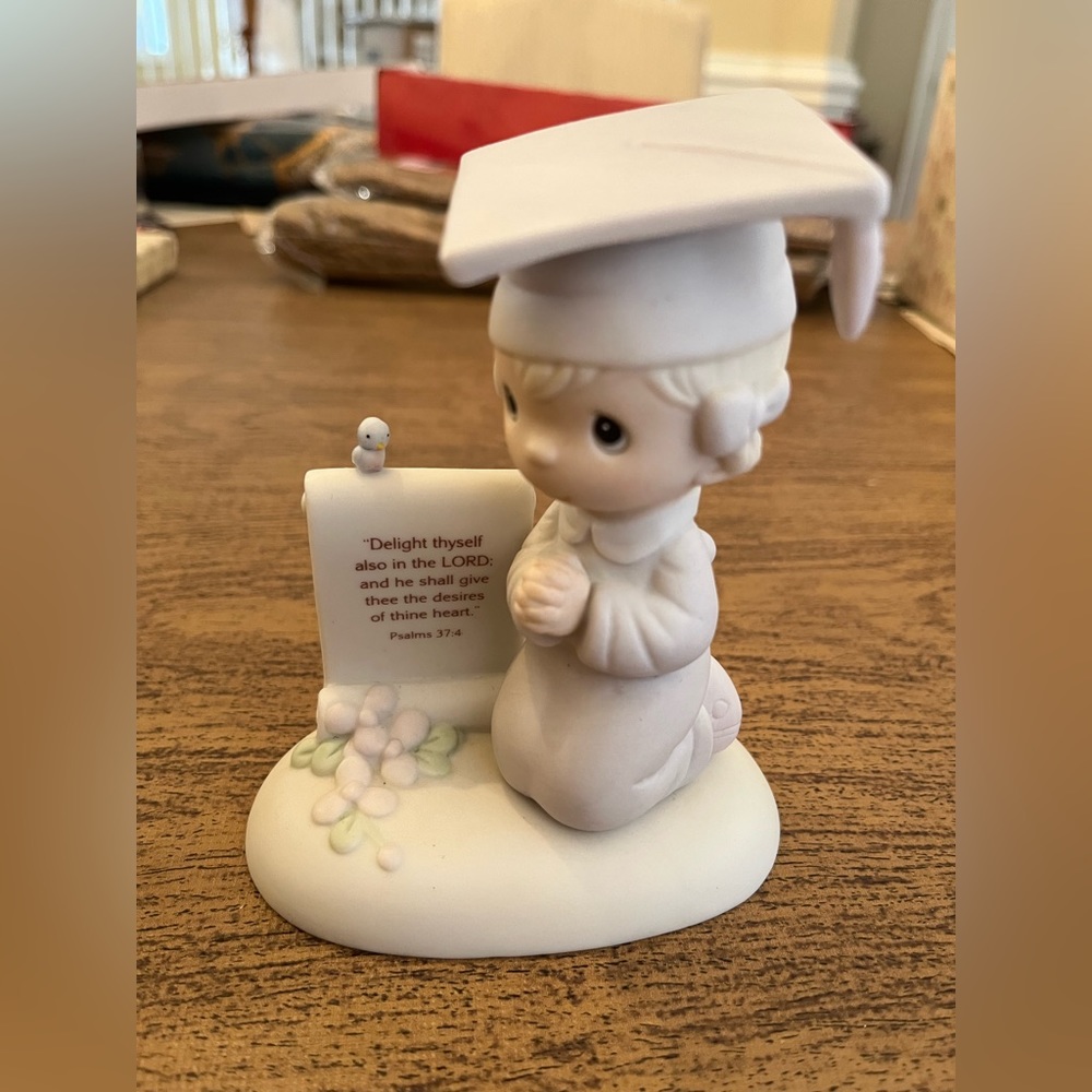 Precious Moments Seek Ye The Lord Praying Scroll E9262 Graduation Figurine.